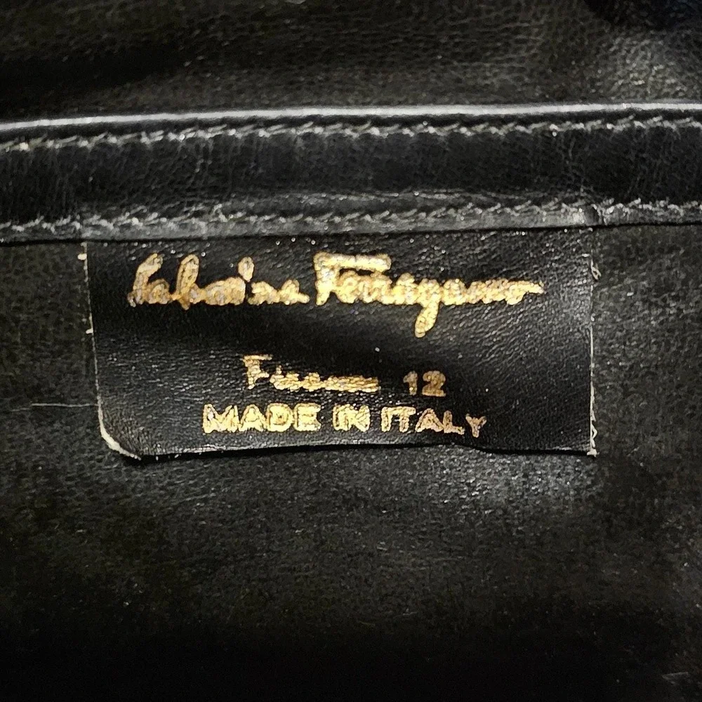 Salvatore Ferragamo Vintage Rare Leather Quilted Bow Crossbody Bag Made in Italy